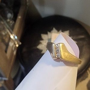 10k solid yellow gold Diamond ring 💍